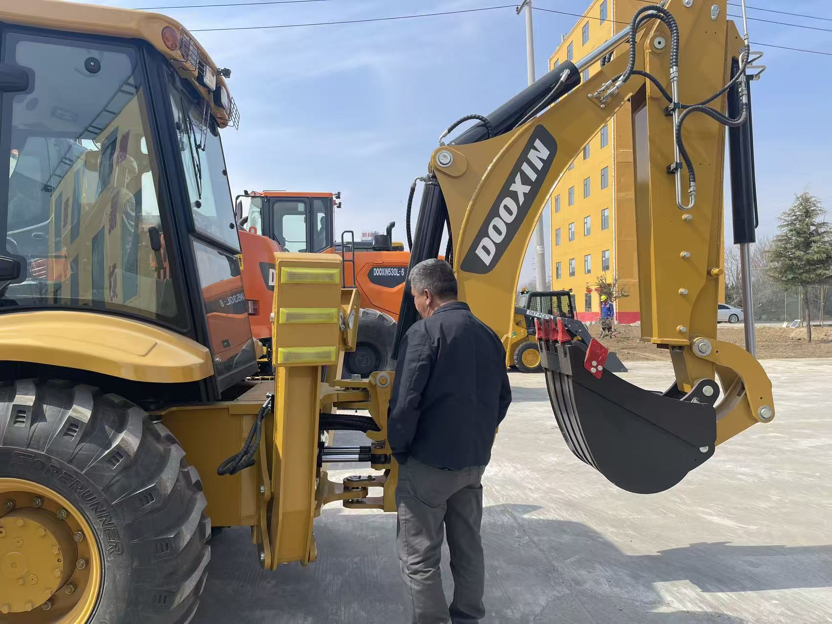 Zuid-Amerikaanse klanten bezoeken onze fabriek